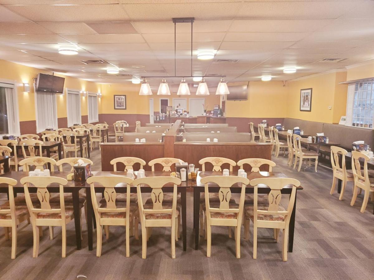 Moosomin Country Squire Inn المظهر الخارجي الصورة